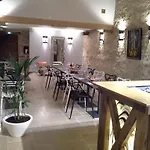 Le Vieux Chateau 3*