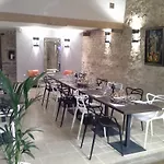 Le Vieux Chateau ベッド・アンド・ブレックファスト 3*