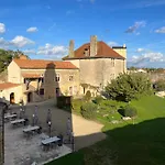 Le Vieux Chateau Bed & Breakfast Airvault