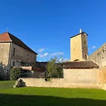 Le Vieux Chateau ベッド・アンド・ブレックファスト 3*