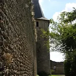ベッド・アンド・ブレックファスト Le Vieux Chateau エルヴォー