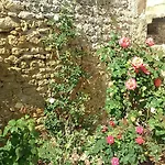 Le Vieux Chateau Bed & Breakfast 3*