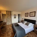 Le Vieux Chateau
