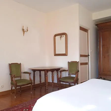 Couette-café Le Vieux Chateau 3*