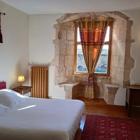 Le Vieux Chateau Couette-café Airvault