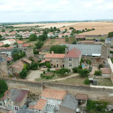 Le Vieux Chateau