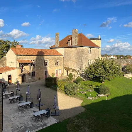 Le Vieux Chateau Couette-café Airvault