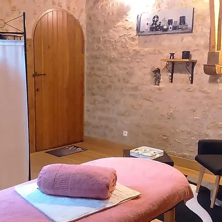 Le Vieux Chateau Bed and breakfast 3*