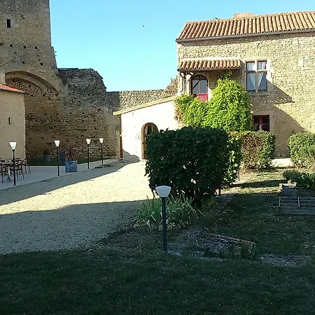 乐维纽克斯城堡酒店 Airvault