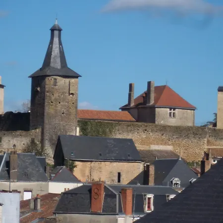 Le Vieux Chateau 3*