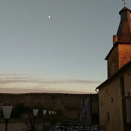 Le Vieux Chateau Bed and breakfast 3*