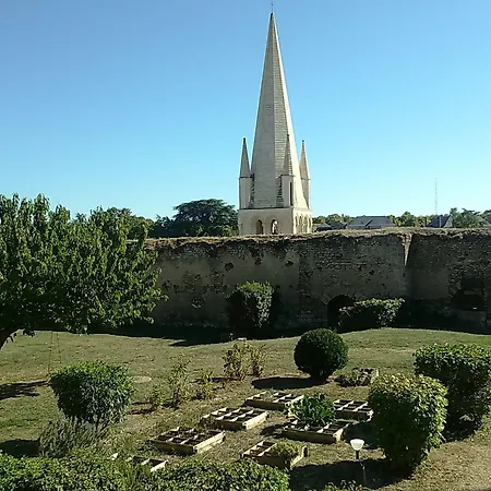 Le Vieux Chateau Bed & Breakfast
