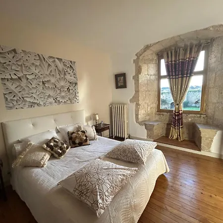 Le Vieux Chateau Bed & Breakfast Airvault