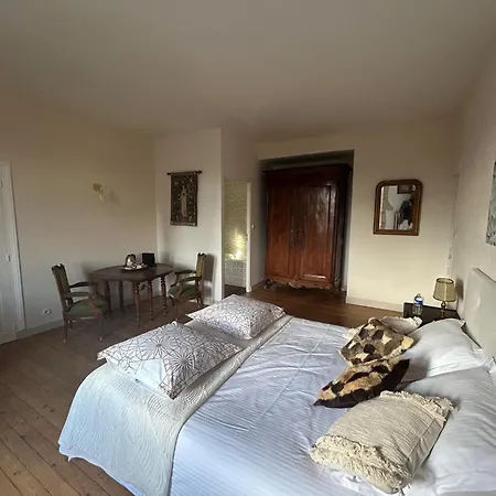 Le Vieux Chateau Bed and breakfast 3*