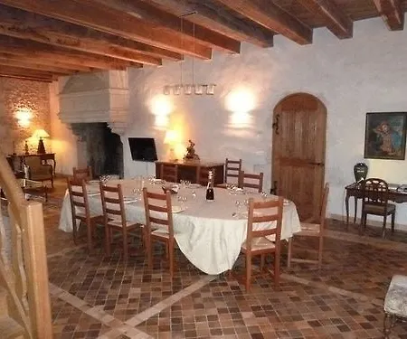 乐维纽克斯城堡酒店 住宿加早餐酒店 Airvault