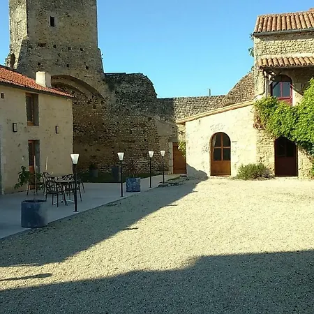Couette-café Le Vieux Chateau 3*